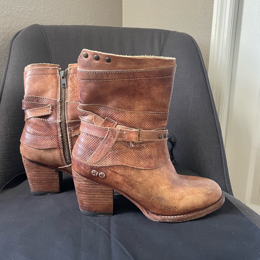 Bed Stu Boots. Size 7. Love them can’t wear heals anymore. Great Condition